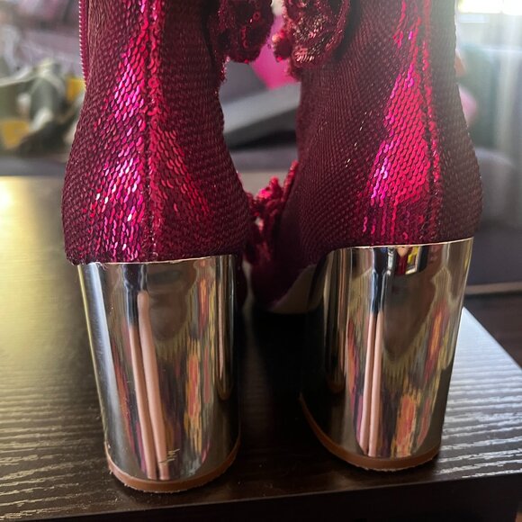 Betsey Johnson Finlee Sequined Ankle Boot, Fuchsia Size 7.5 - Picture 3 of 5